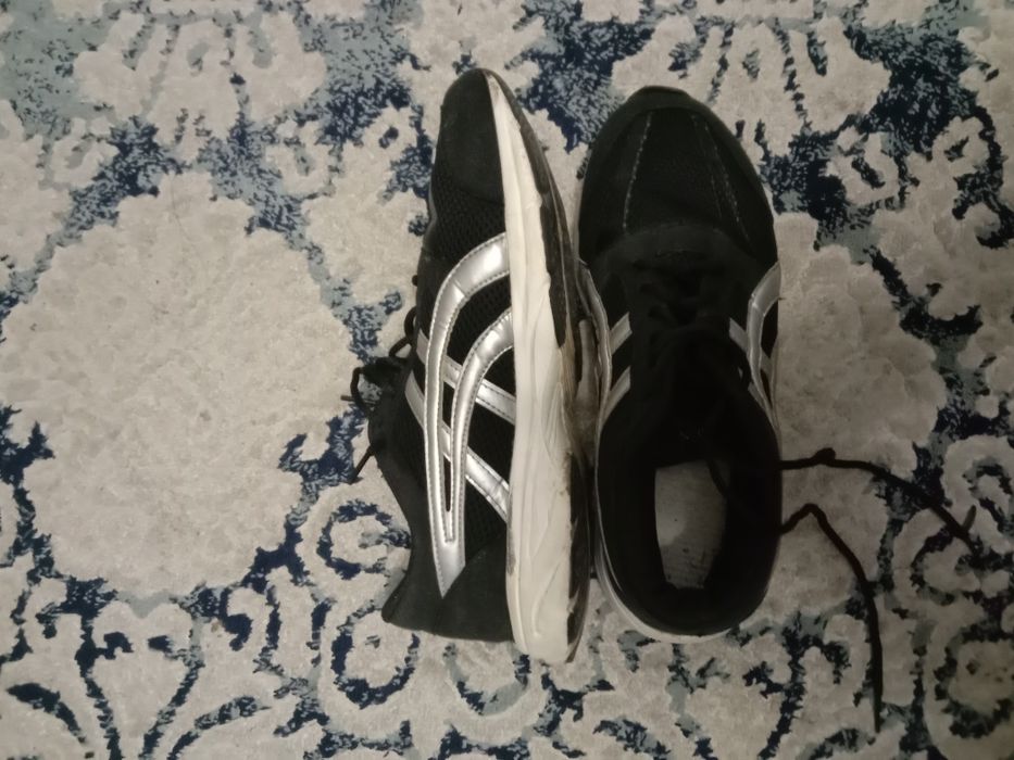 Продам Кросовки асикс