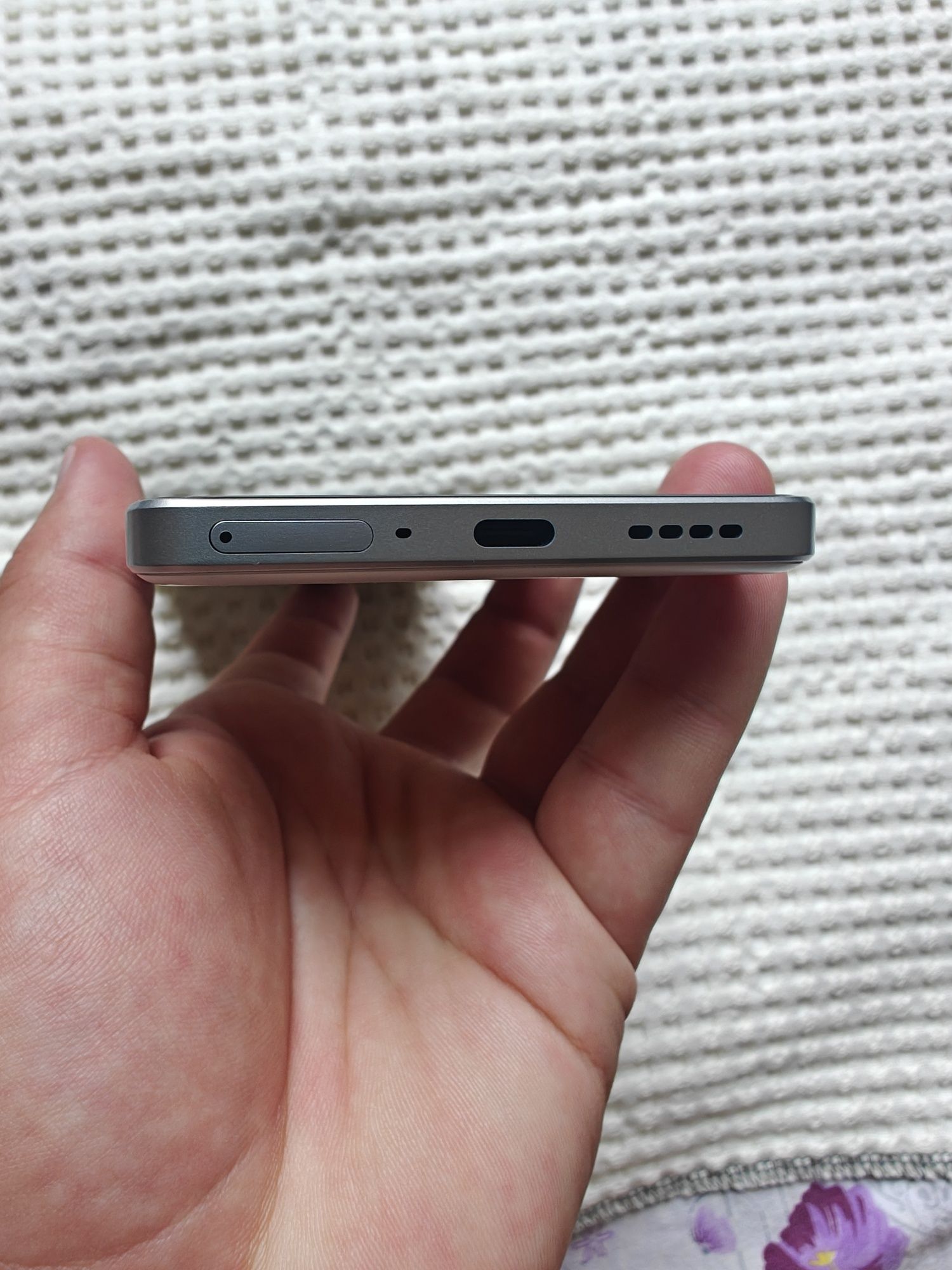Sotuvda: Realme neo7  telefoni
