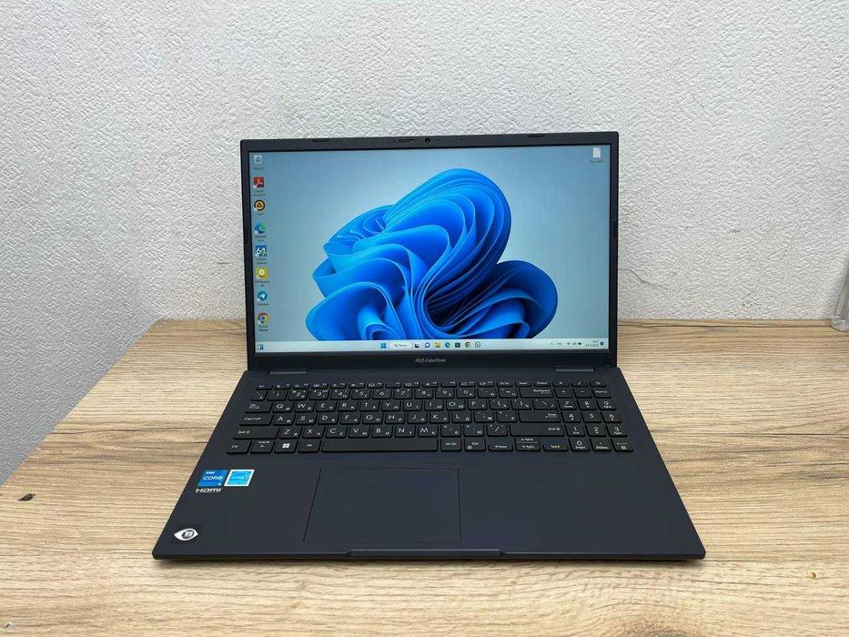 Почти новый ASUS ExpertBook Core i3*ОЗУ 8*SSD 256* Без царапин