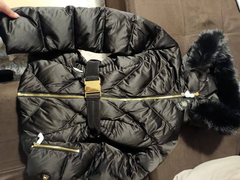 Оригинално яке на GUESS ново