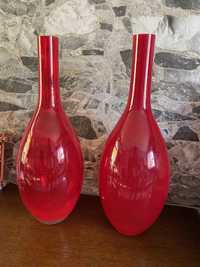 Стъклени червени вази
