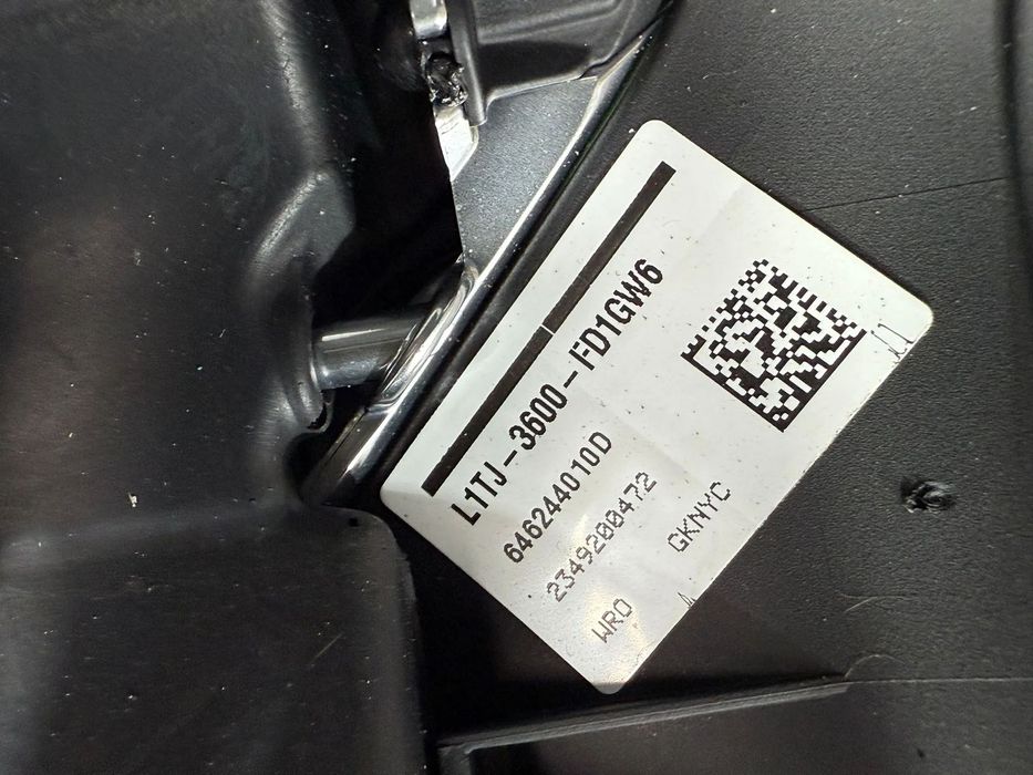 VOLAN PIELE RHD FWD FORD PUMA 2024 1.0 BENZINA EcoBoost Hybrid MHEV COD OEM L1TJ-3600-FD1GW6 2465654 2593703 2595236 2020-2024