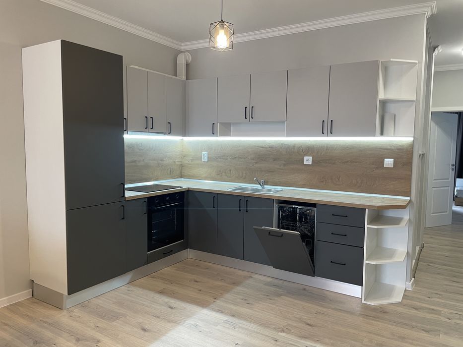 Дава се под наем Тристаен апартамент в Бургас, Изгрев - 103 кв.м за 816 € - Снимка #6