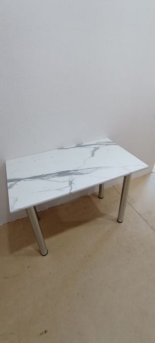 Продам кухонные столы