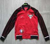 Bluză trening Nike cu Chicago Bulls nouă, marimea S.