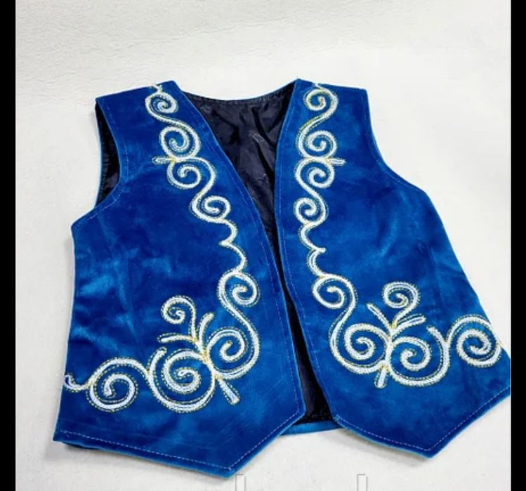 Жилетка на мальчика