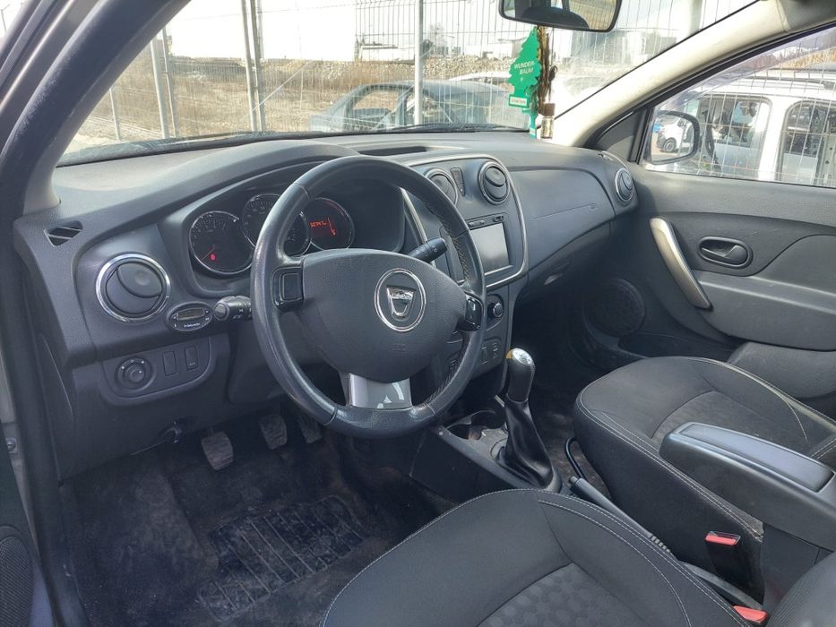 Dezmembram Dacia Logan MCV, an 2014, motor 0.9 tce