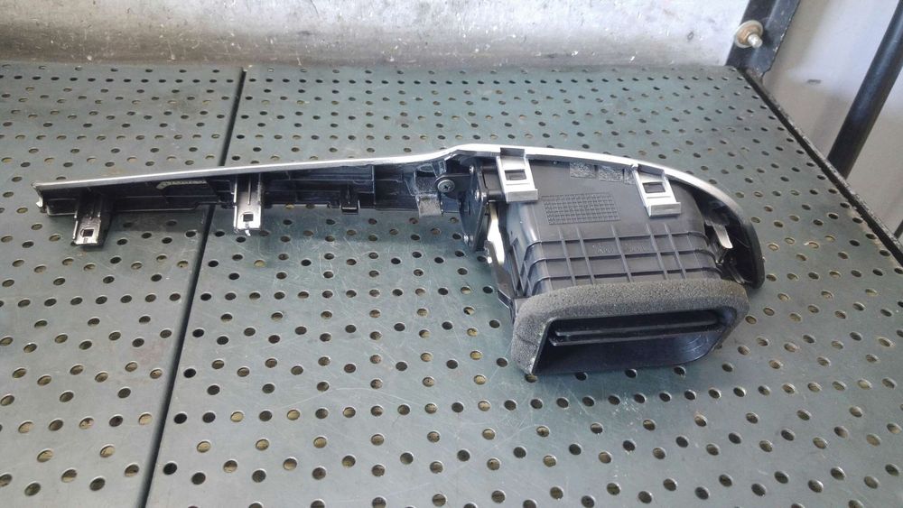 Grila aer bord dreapta chevrolet captiva c100 c140 96434404