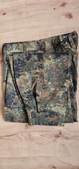 Камуфлажен панталон