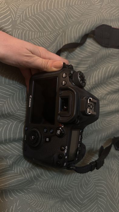 Canon 6D + Obiectiv Canon 50mm f/1.8 – DSLR Full Frame