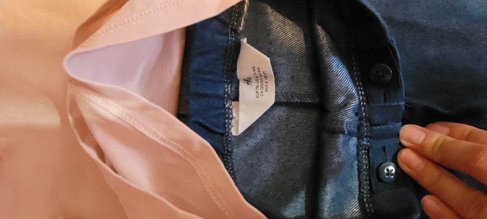 2 loturi hăinuțe fetițe, 4-5/6 ani; 50 ron/ lot