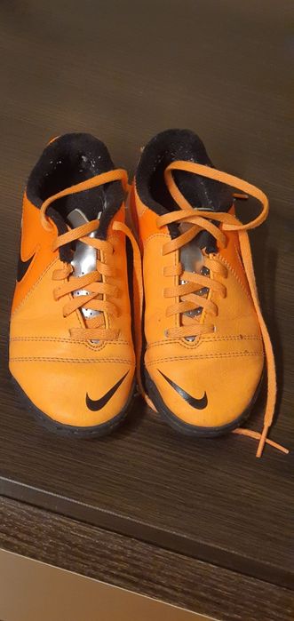 Детски маратонки за футбол Nike