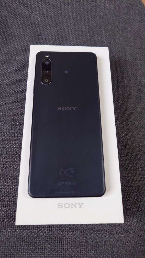 Sony Xperia 10 lV,-128GB, 6GB RAM, + оригинален  калъф