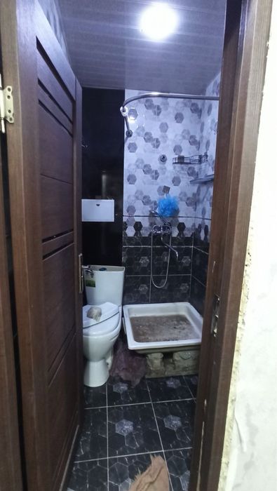 Chorsu kitob dokoni tepasi 3 hona srochno sotiladi remonti yahshi