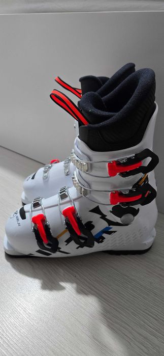 Clapari Rossignol HERO J4 marimea 23.5 folositi un singur sezon