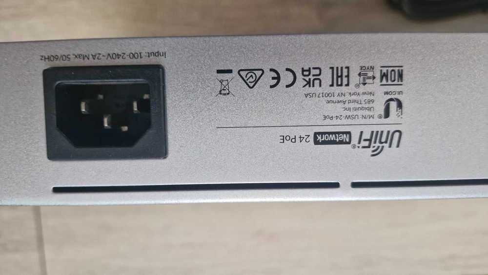 Switch POE Ubiquiti 24 porturi