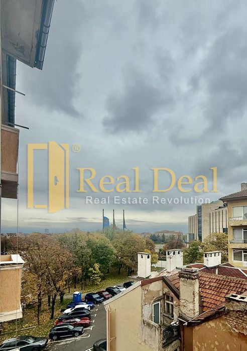 Дава се под наем Тристаен апартамент в София, Център - 85 кв.м за 1250 € - Снимка #12