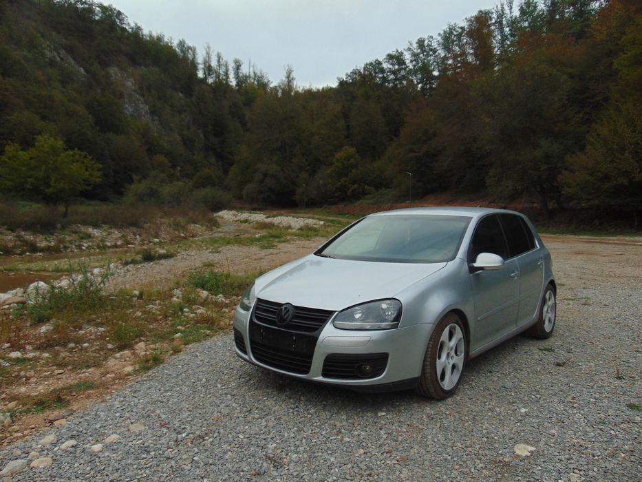 Vand sau schimb Golf 5
