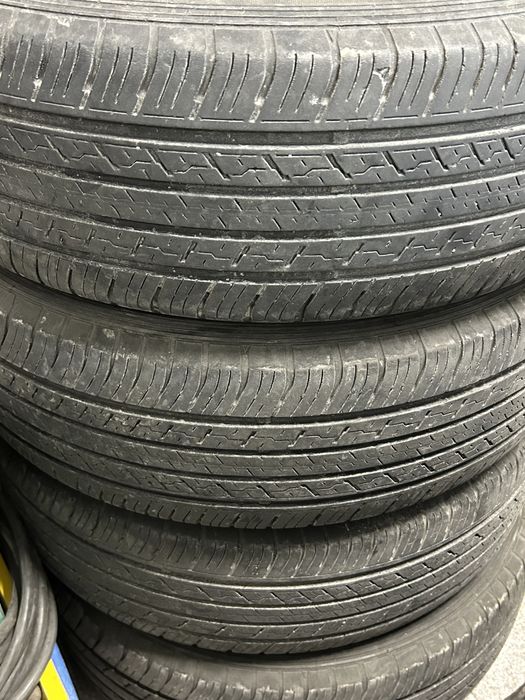 Комплект гуми 225/65/R17 Dunlop Grandtrack за SUV