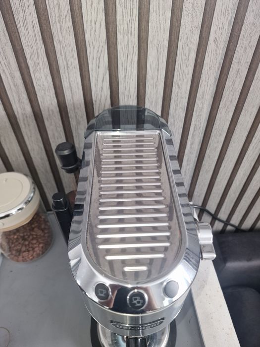 Espressor Delonghi Dedica Style si accesorii de cafea
