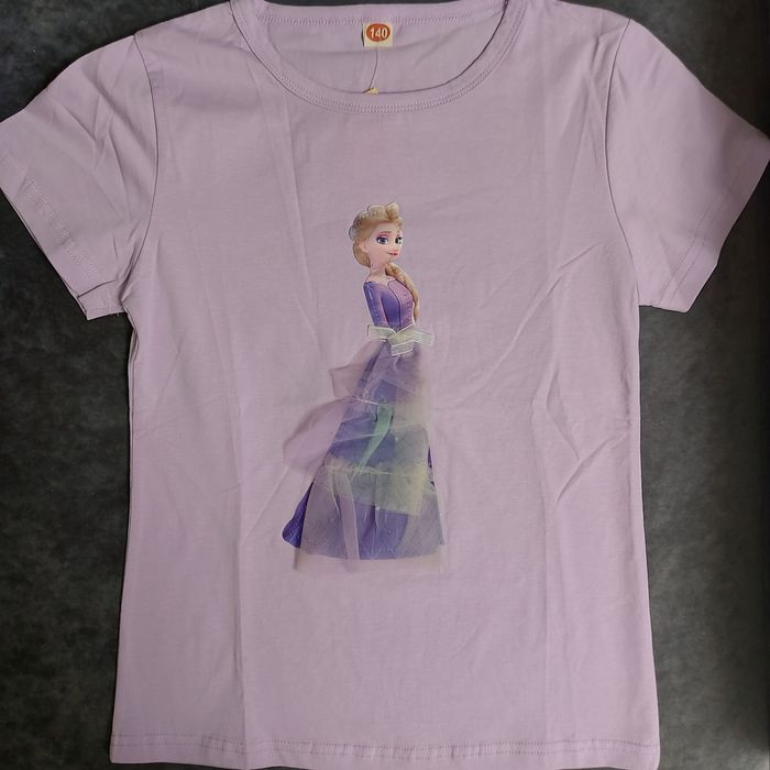 Продам НОВЫЕ футболки для девочек с принцессами из Диснея