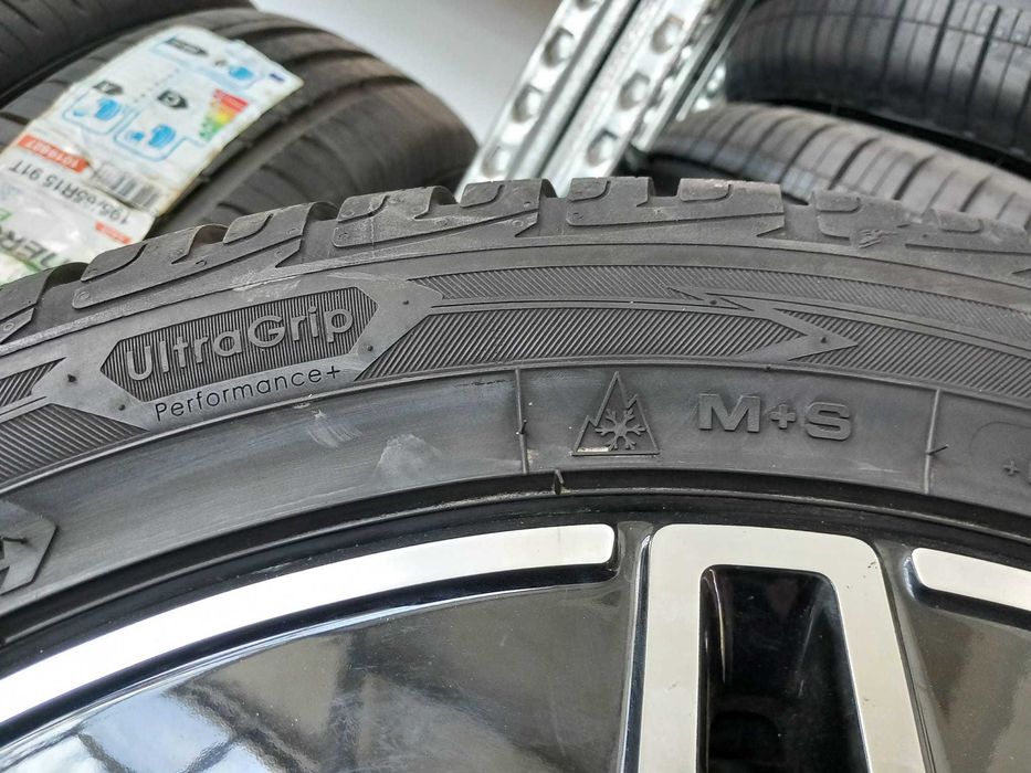 Jante Mercedes W447 Vito V Class Anvelope iarna top GoodYear 245 45 18