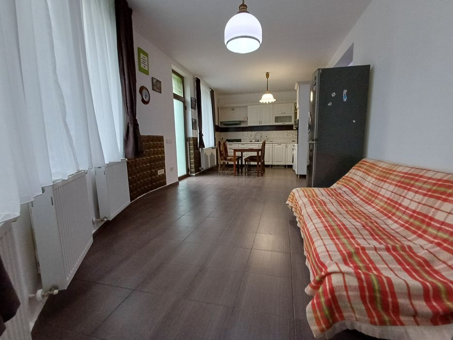 Casa de închiriat 4 camere 225mp