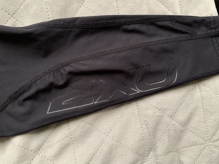 Дамски клин на марката 2XU