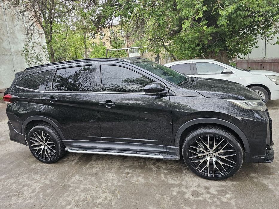 Toyota Rush торг есть