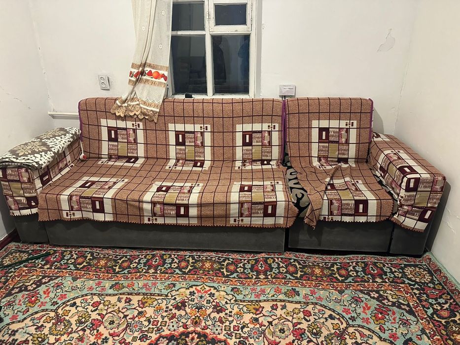 Продается диван для гостей