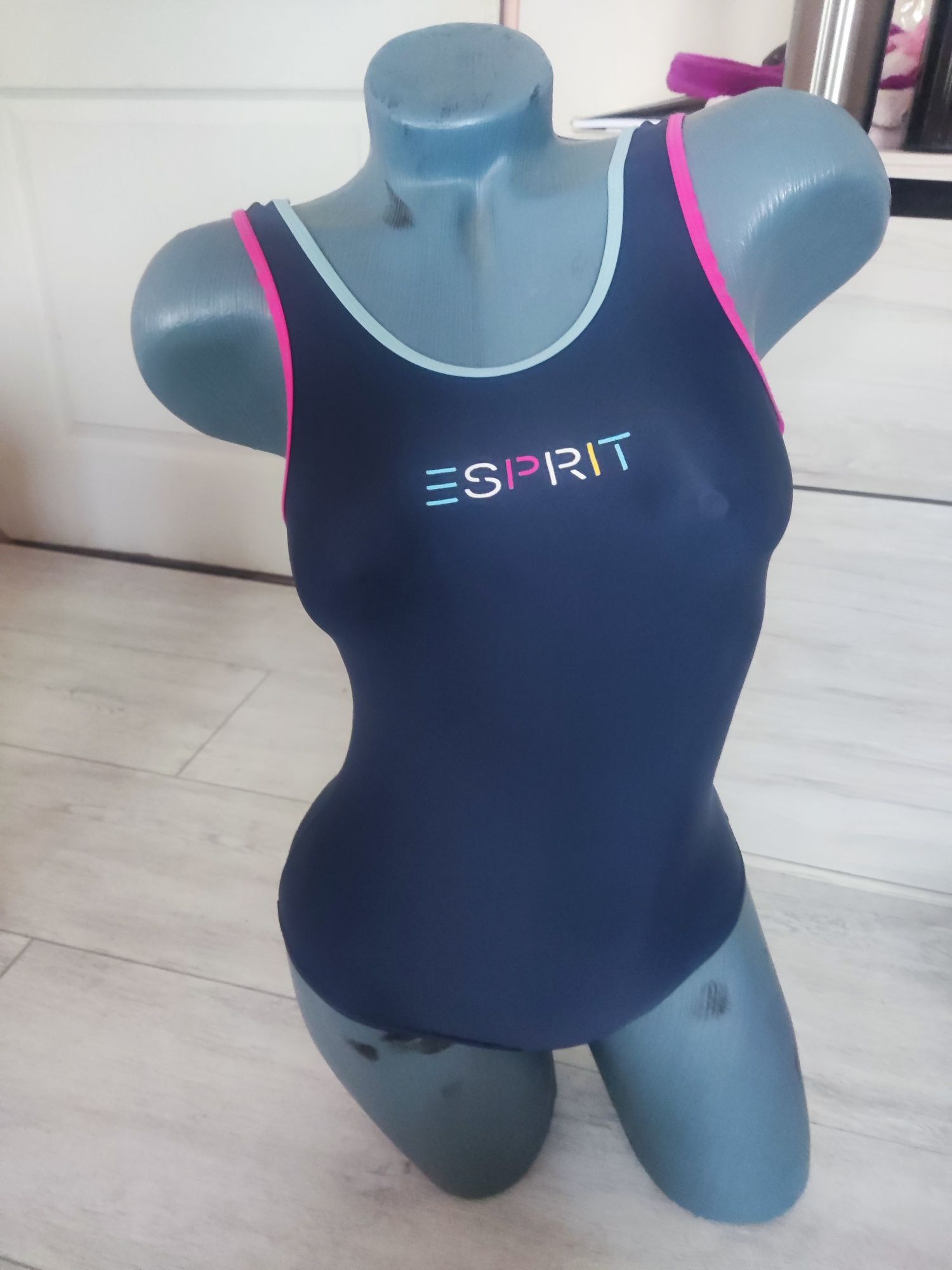 Бански цял esprit