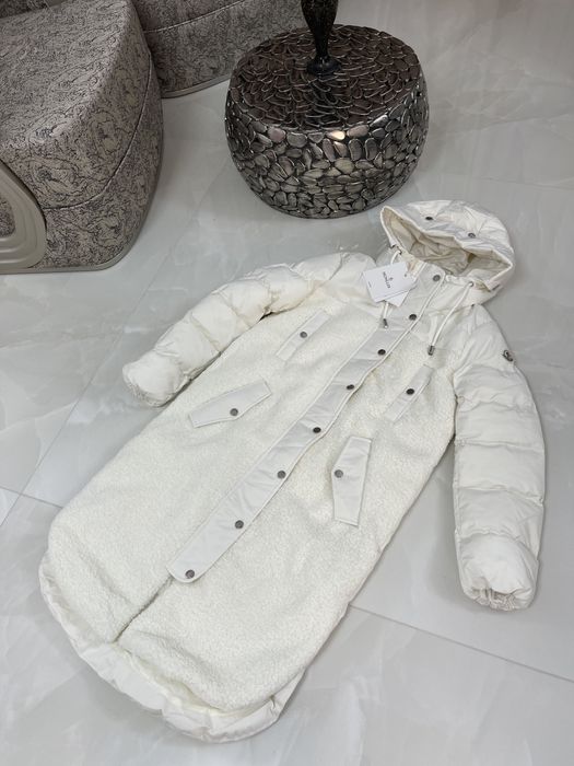 Geaca cu puf alba lunga Moncler dama