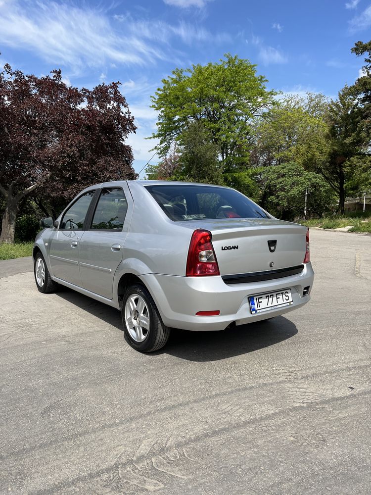 Dacia Logan 2011