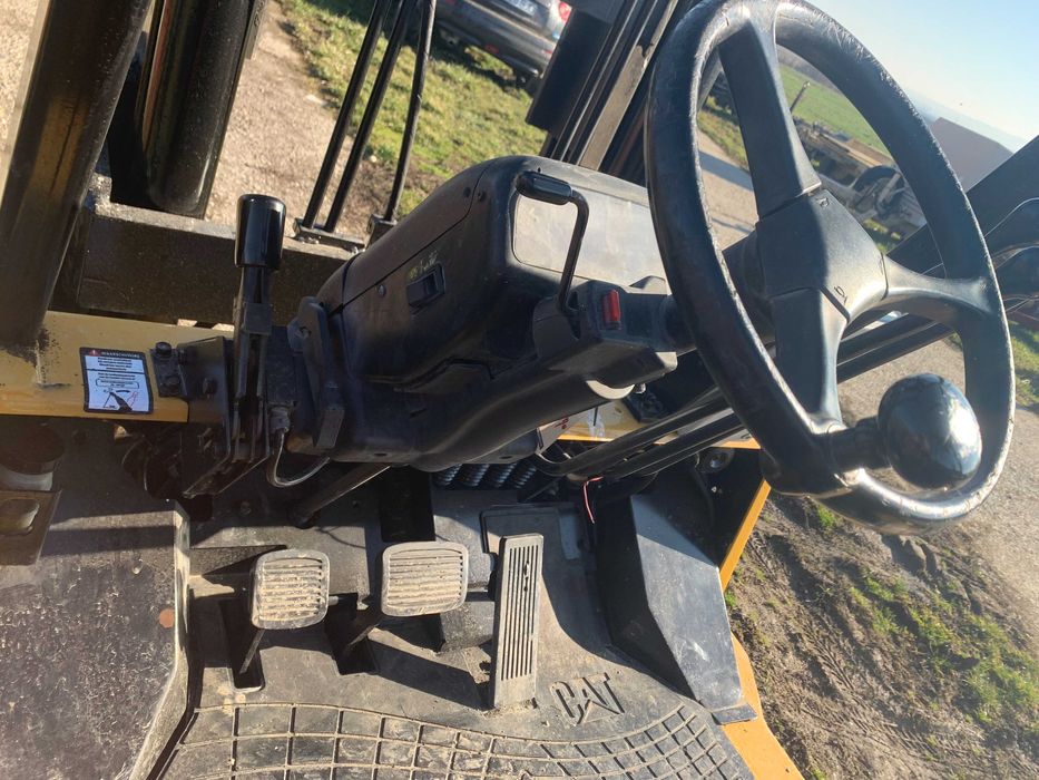 Stivuitor Caterpillar 70