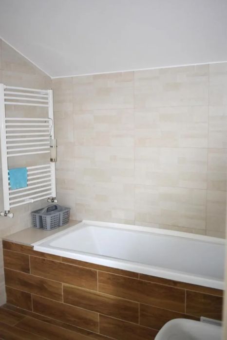 Inchiriez casa in comuna Cristian