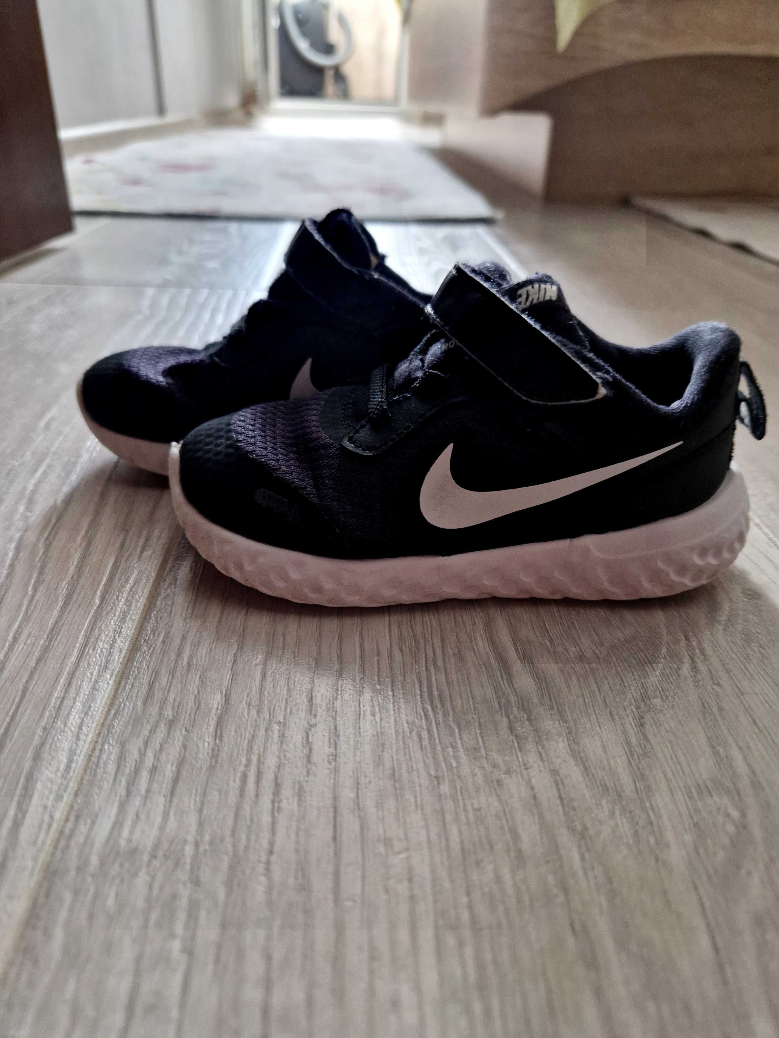Nike Revolation5