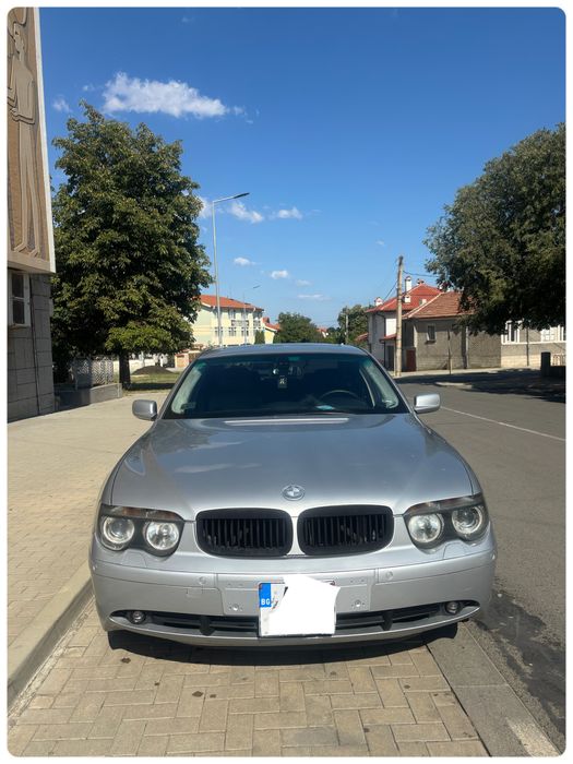 Автомобил BMW 745