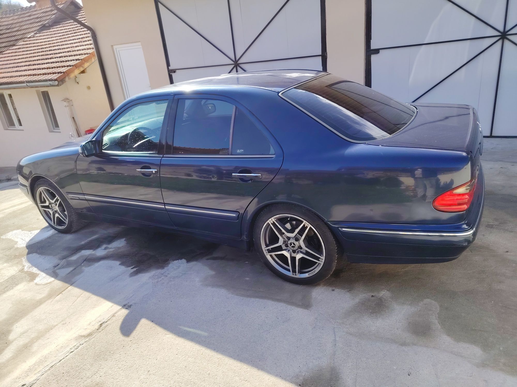 Vând Mercedes W210 2.0 kompressor