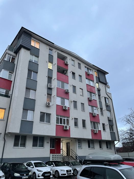 Vand ap 3 camere stradal plus terasa, curte