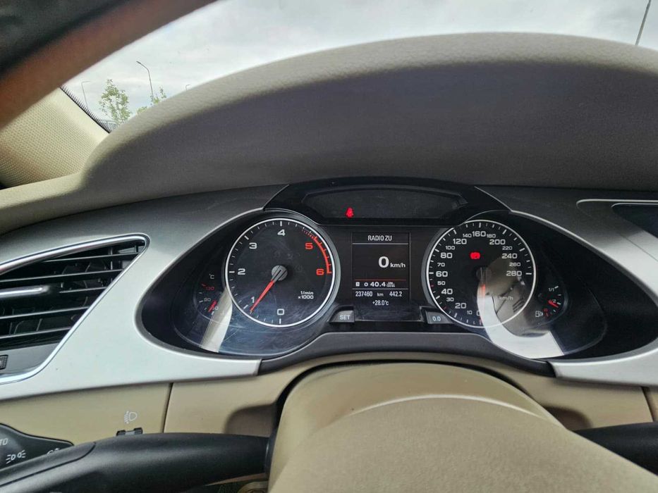 AUDI A4, B8 Sedan,  2012- stare foarte buna