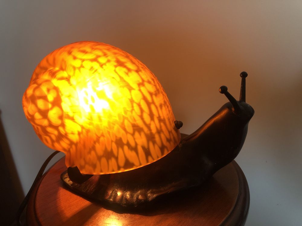 Veioza,lampa englezeasca stil Tiffany,in forma de melc
