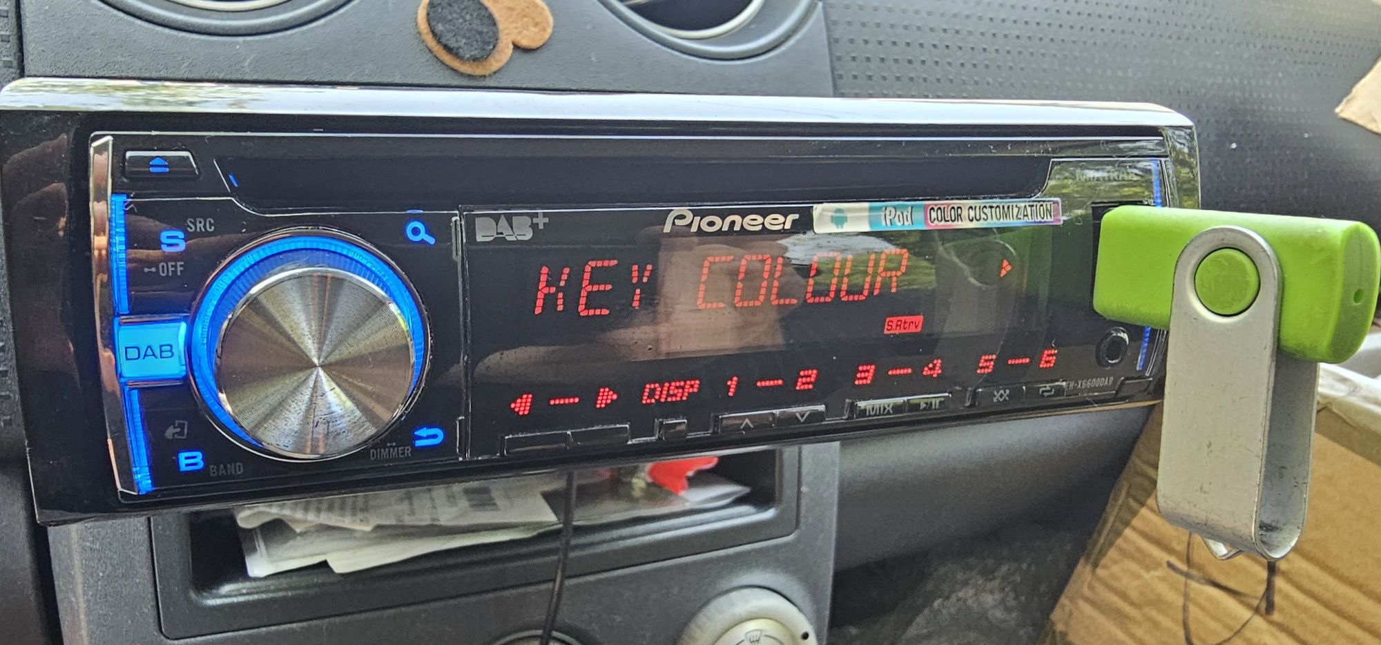 Продавам Pioneer deh-x6600dab