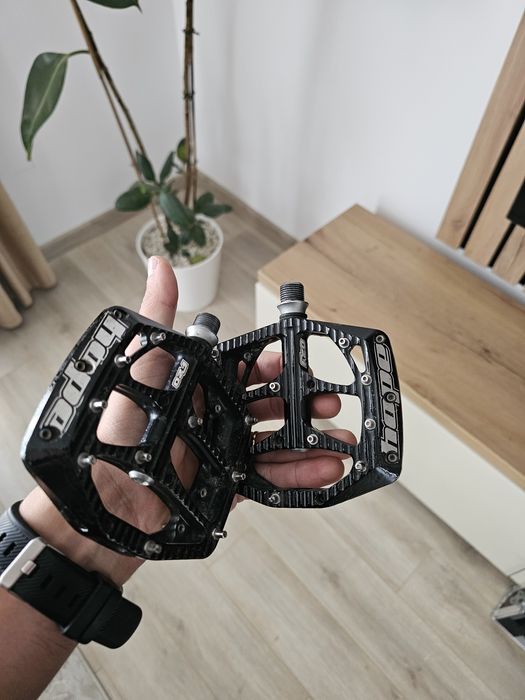 Pedale HOPE F20 rulmenti negre pentru MTB Enduro DH Trail
