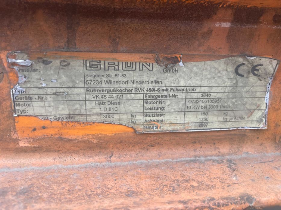 Masina colmatat rosturi gudronator Grun RVK 450i-S