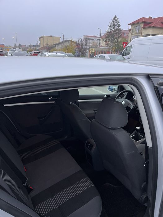 W Golf din 2009 motor 1.6 benzina km 220000 reali