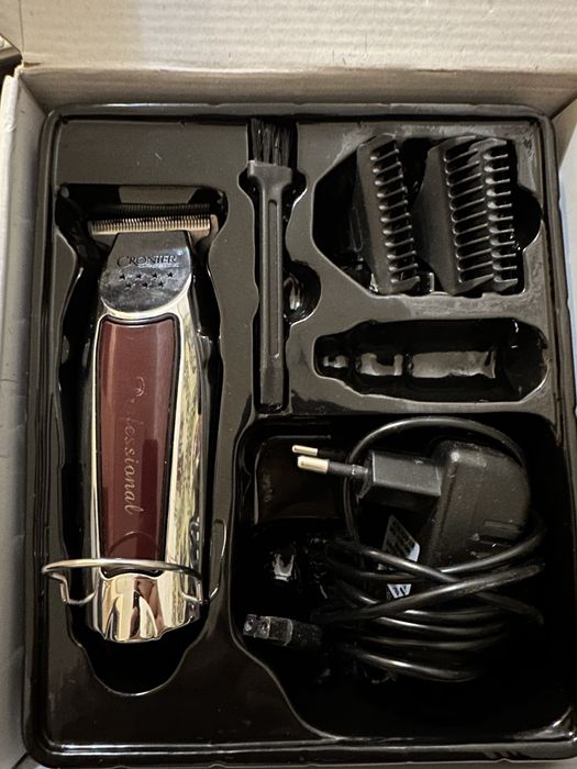 Продвется троимер CRONIER почти не пользовались