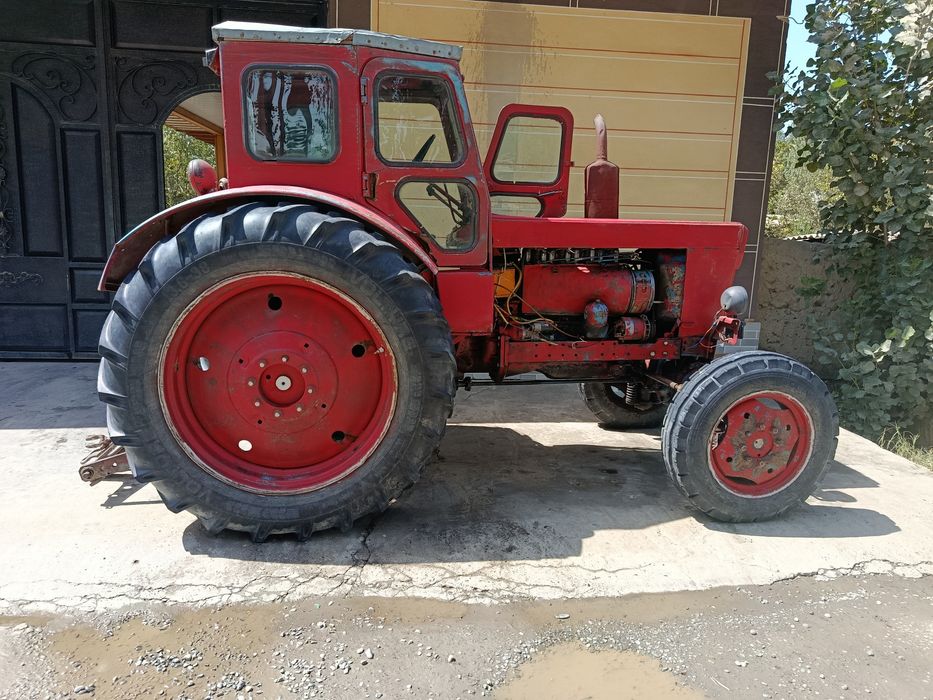 T 40 vidushe traktor