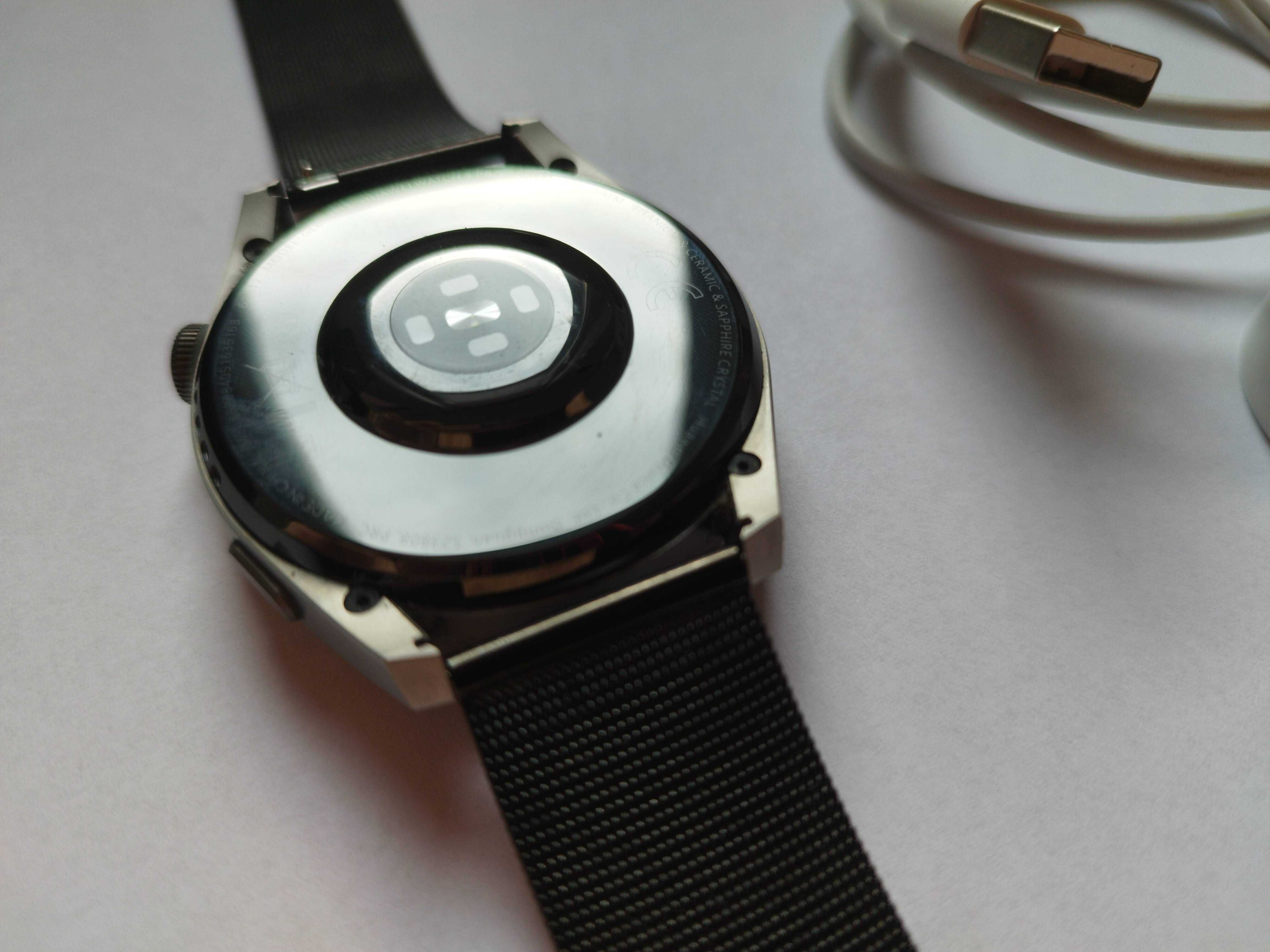 Продавам Huawei Watch 3 Pro с каишки и аксесоари
