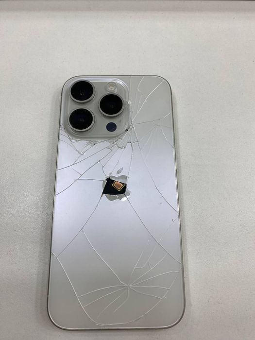 IPhone 15 pro White