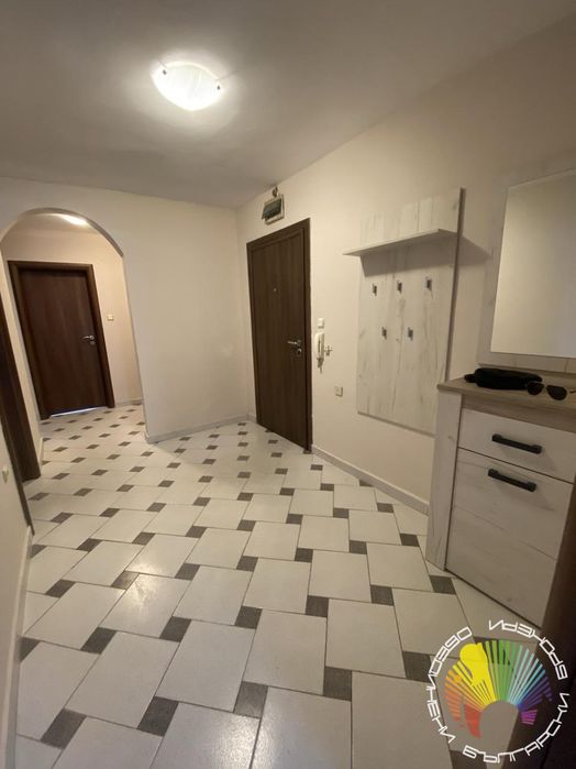 Дава се под наем Тристаен апартамент в Бургас, Център - 120 кв.м за 765 € - Снимка #2